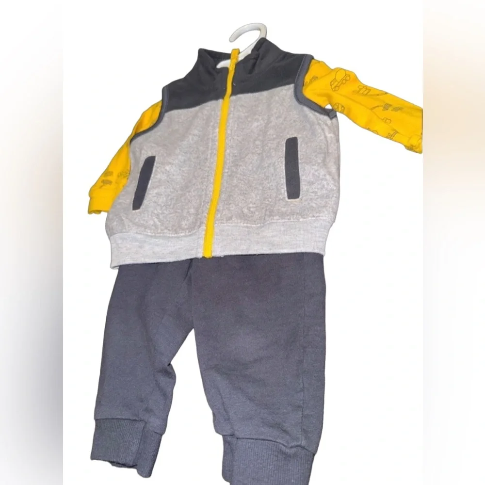 Carter's 9 Month Boys 3 piece Gray and Yellow Jogger Set